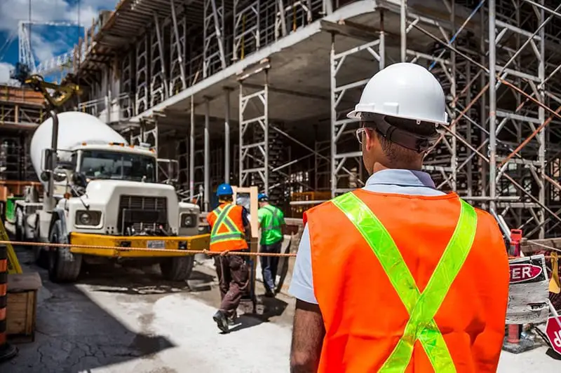 Construction worker helath and safety scaffolding