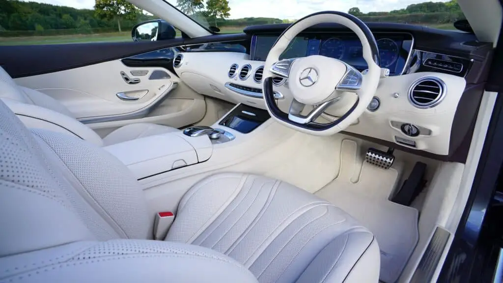 Mercedes Benz - MBUX - best technology in car