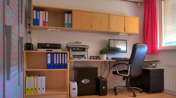 Neat and organized Home office
