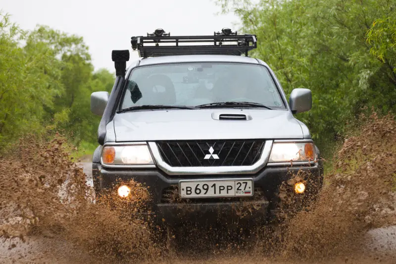 Roof Racks on Mitsubishi pajero