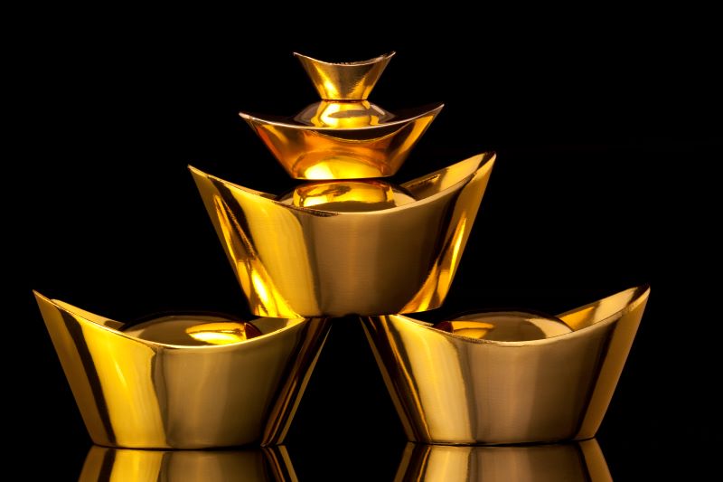 Precious Chinese traditional currency gold yuanbao ingots