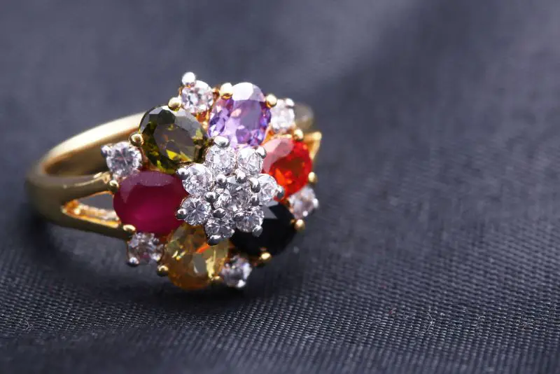 Ring with different color gemstone