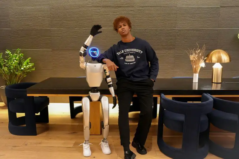 CEO Nathaneo Johnson with Robot [Series Rush]
