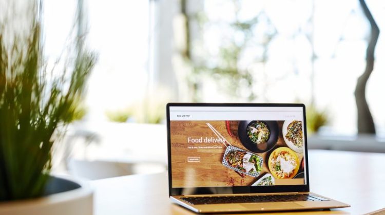 Food Delivery Service in Cafe